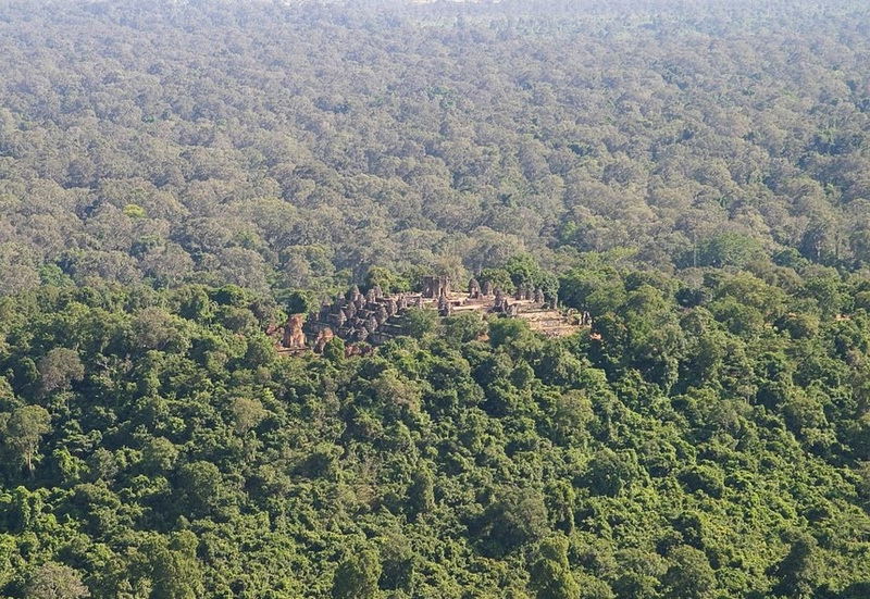 Храм Пном Бакхенг, фото с высоты птичьего полета